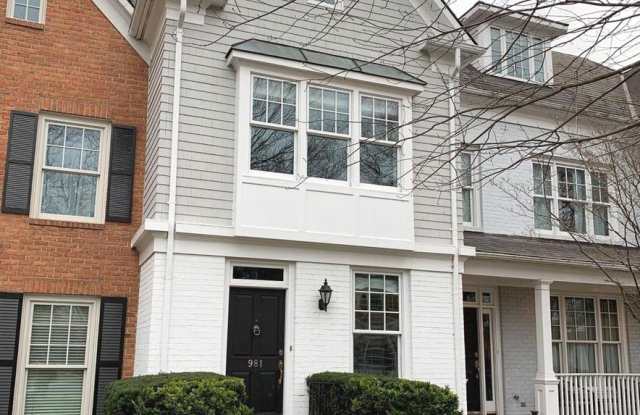 981 POWHATAN ST - 981 Powhatan Street, Alexandria, VA 22314