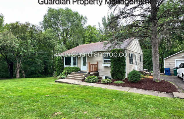 Minnetonka Single Family Home, Corner Lot, Dishwasher, W/D, 1 Car Garage photos photos