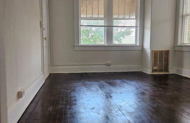 1 Bed/1 Bath Apartment across from Hillsborough H.S. photos photos