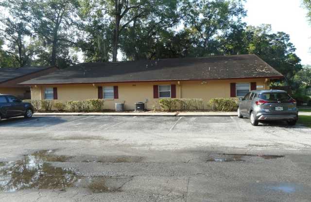 1 Bedroom 1 Bath – 641 NE 26th Court-Unit A  Cypress Villas Gallery 1