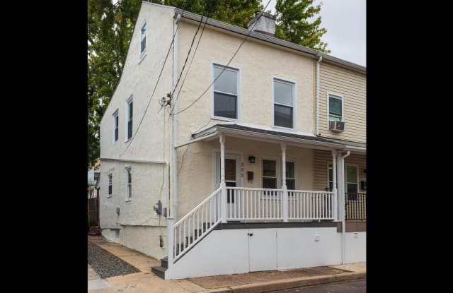 305 SAINT MARYS STREET - 305 Saint Marys Street, Phoenixville, PA 19460