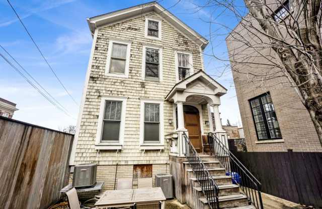 1028 W WOLFRAM Street unit: 2R photos photos