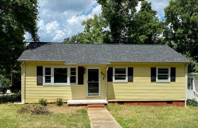 Quaint Ranch Style Home in Lowell - 501 Caroline Avenue, Lowell, NC 28098