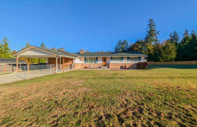 **Move-In Special**Spacious Single-Level Rambler with Fenced Yard, Bonus Room & Garage! Gallery 1