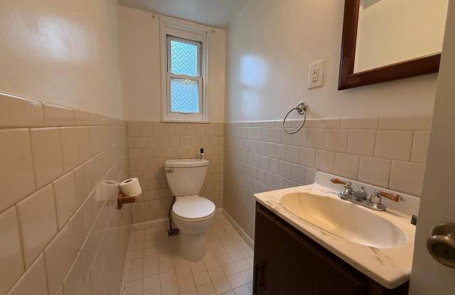 5835 MOUNT VERNON Drive Gallery 4