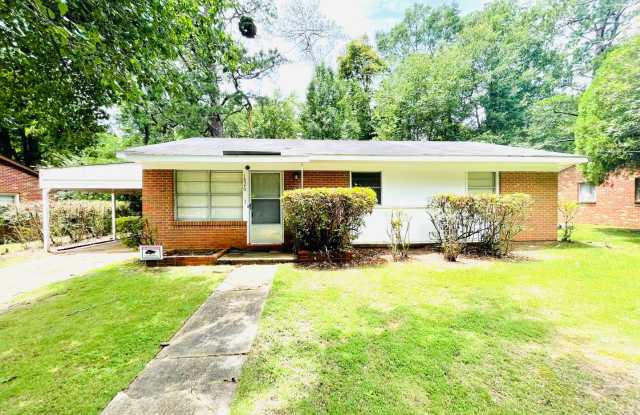 ** 3 Bed 1 Bath located in Grove Hill Estates ** Call 334-366-9198 to schedule a self tour photos photos