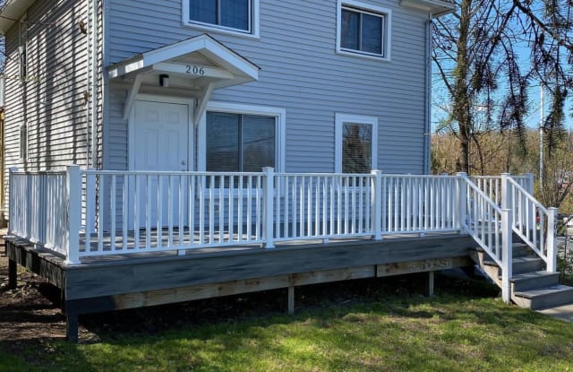 206 Grand Ave - 206 Grand Avenue, Clarks Summit, PA 18411