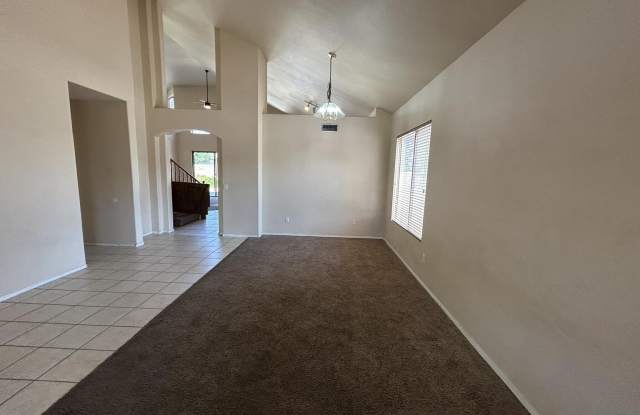 1240 E BAYLOR Court Gallery 3