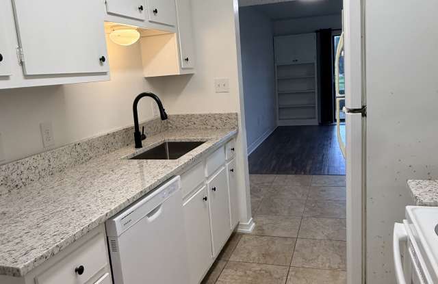 100 Dee Ann Dr Gallery 3