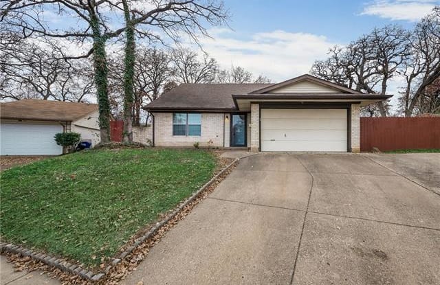 413 Lone Oak Circle - 413 Lone Oak Circle, Euless, TX 76039