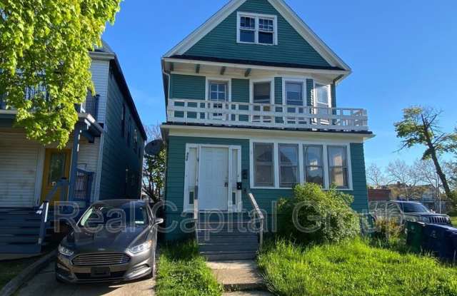 408 Woodlawn Ave photos photos