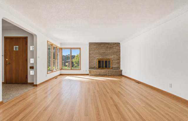 54 Hilltop Lane Gallery 4