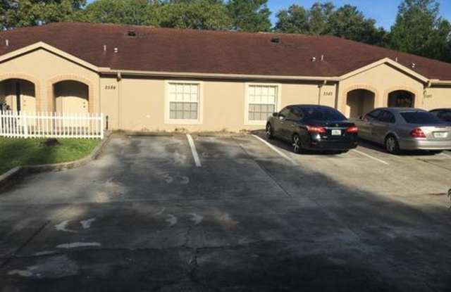 Large 2 bed 2 bath inside laundry. Pet friendly. - 2582 Landover Boulevard, Spring Hill, FL 34608