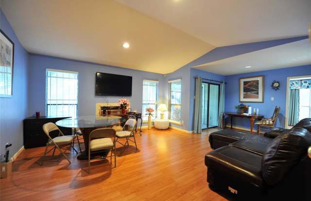 6602 Harbor Town Drive Gallery 4