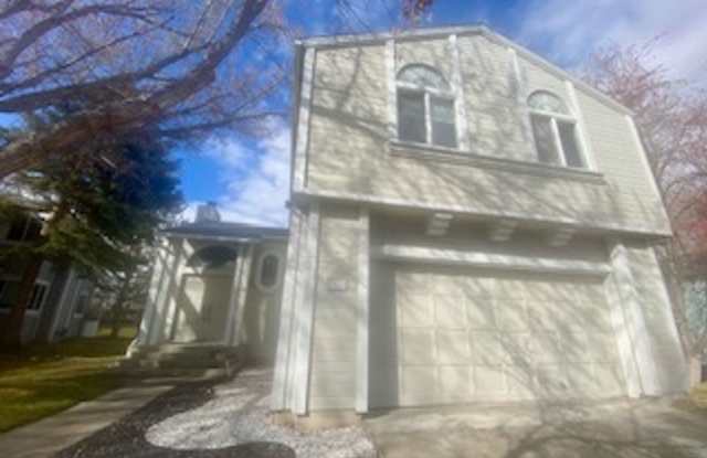 Three Bedroom Two and a Half Bath Home in the South Reno Crystal Lake Area photos photos