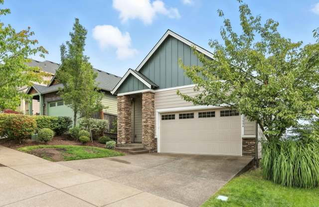 Charming Fully Furnished House on Hill with Mountain Views - 15004 Southeast Shaunte Lane, Happy Valley, OR 97086