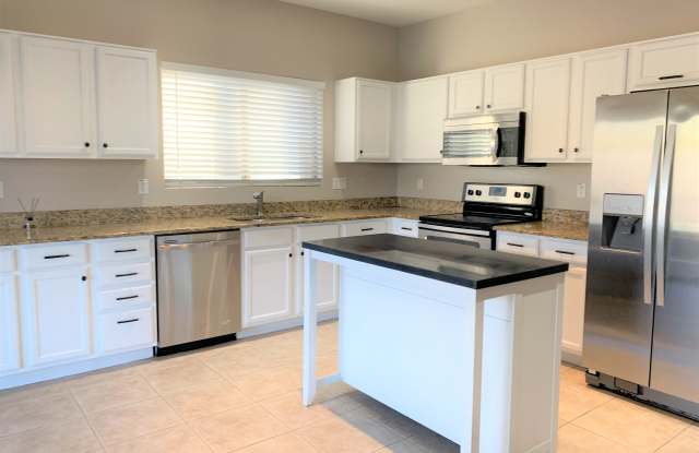 9215 S 35th Dr - 9215 South 35th Drive, Phoenix, AZ 85339