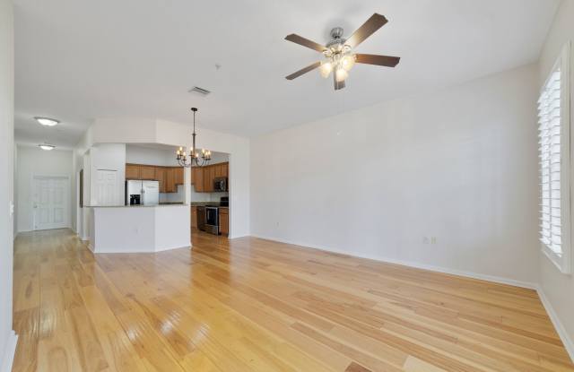 Beautifully maintained 3-bedroom, 2-bath third-floor condo in the heart of Baldwin Park! Gallery 3