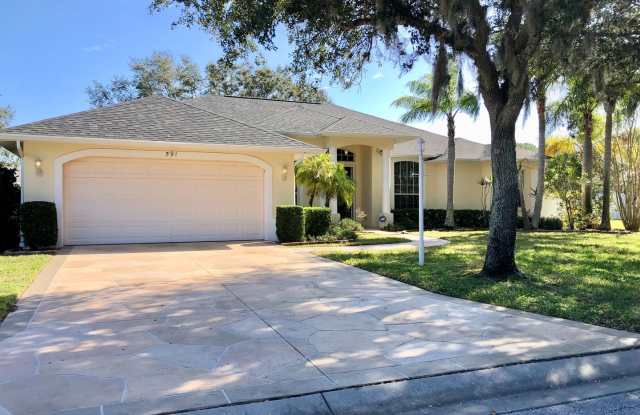 Mint-Condition Pool Home In Upscale Osprey, FL Community - 591 Oak Bay Drive, Osprey, FL 34229