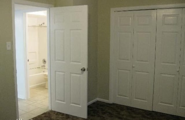 Villa Bordeaux Condos - 170 De Chantle Rd, San Antonio, TX 78201