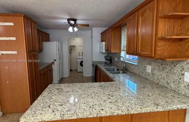6645 Franklin Street 1, Hollywood, FL 33024 - 1911 Gallery 3