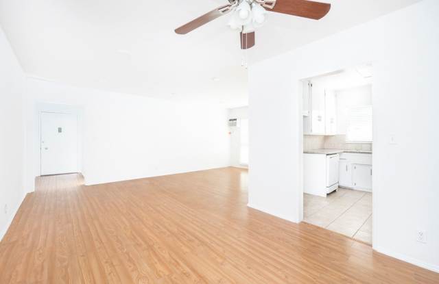 2469 S. Robertson Blvd. photos photos