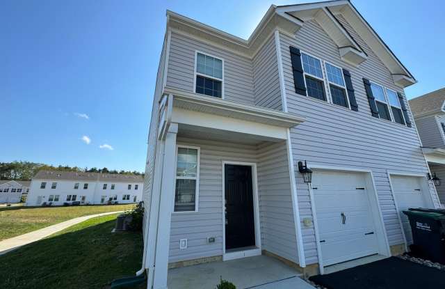 PARKLAND SCHOOLS - THREE BEDROOM TOWNHOME Gallery 3