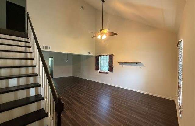 518 BRADFORD Drive Gallery 2
