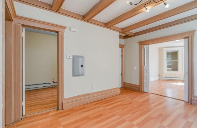 27 ROMAINE AVE Gallery 4