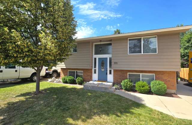 Love the area you live ! 3 bedroom 2 bath in Boise with backyard oasis photos photos