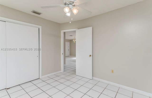 6331 Pierce St Gallery 2