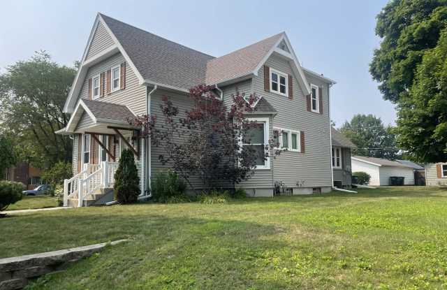 434 Saint Clair Avenue - 434 Saint Clair Avenue, Sheboygan, WI 53081