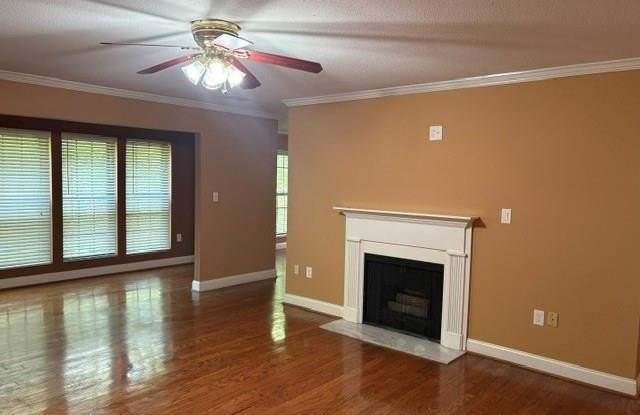 24105 Plantation Drive NE Gallery 3