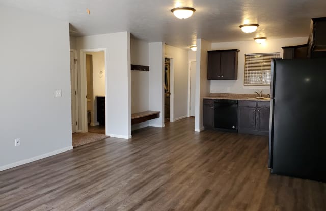 404 North Sioux Boulevard - 3 photos photos