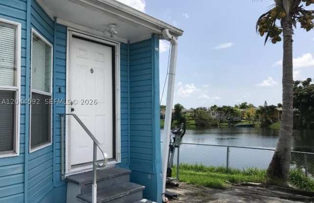1233 SW 130 Ave photos photos
