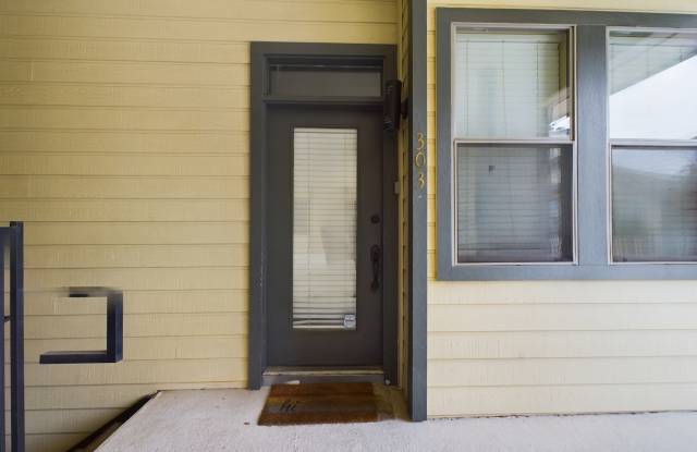 914 W 26th St - 914 West 26th Street, Austin, TX 78705