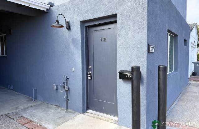 Fully Remodeled Studio with In-Unit Washer and Dryer photos photos