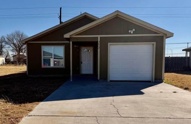 Newer Build 3/2/1 on Quiet Street! photos photos