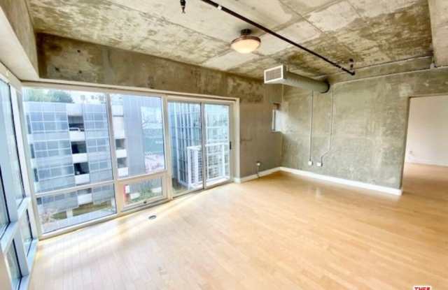 645 W 9th St unit: 620 photos photos