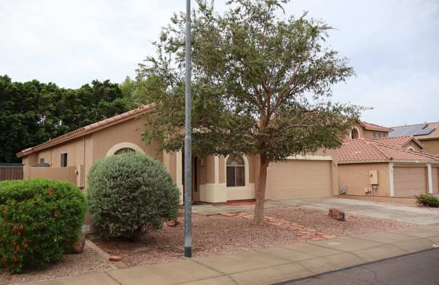 Charming Remodeled single level 4 Bed 2 Bath EV Ready home in Peoria !! photos photos