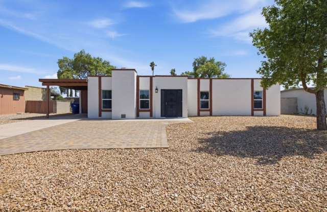 Concept Living with Large Enclosed Backyard & Modern Upgrades! photos photos Concept Living with Large Enclosed Backyard & Modern Upgrades! photos photos