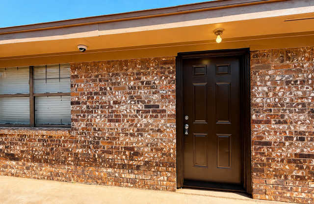 UPDATED and fresh! ONE bedroom, ONE bathroom! NO BACKYARD photos photos