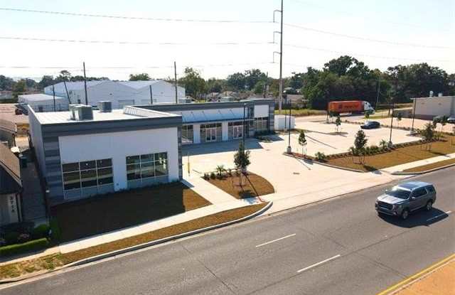 3730 AIRLINE Drive Gallery 4