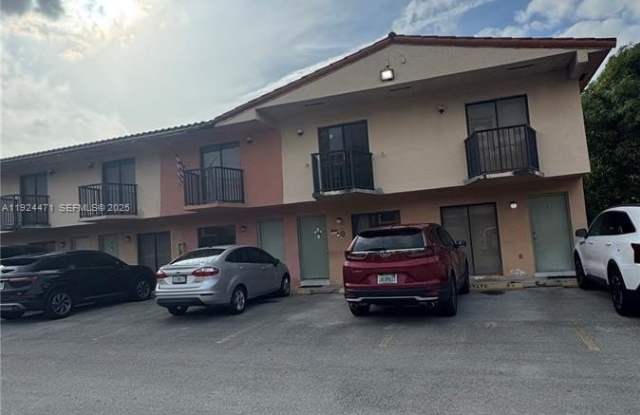 7989 NW 7th St photos photos