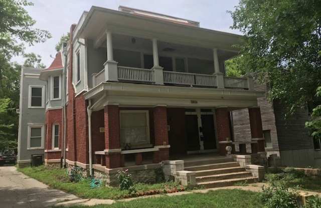3806 Roanoke Apt #2 - 3806 Roanoke Rd, Kansas City, MO 64111