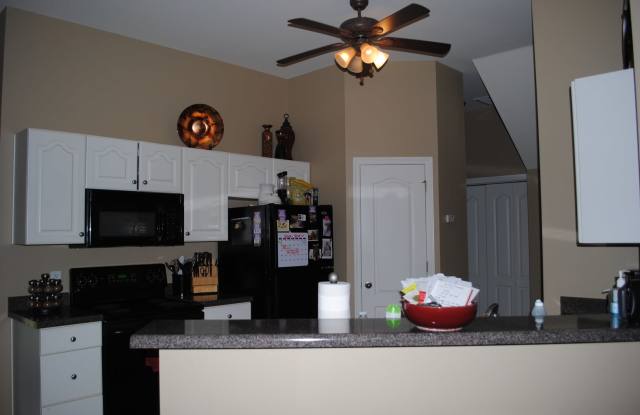 Three Bed / Three Bath with Fenced Yard and Community Pool photos photos