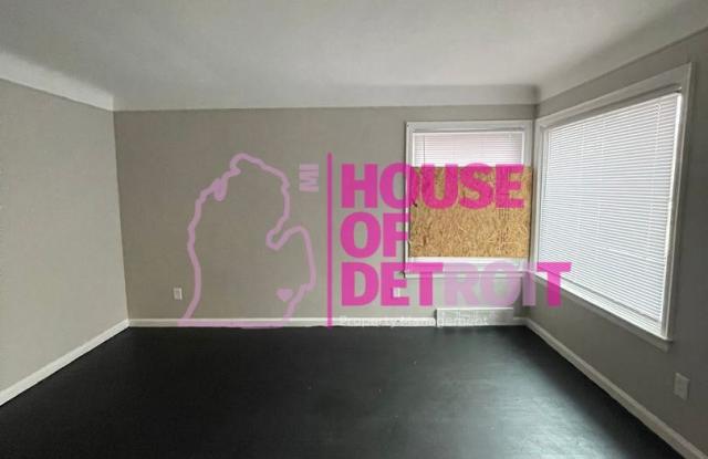 18496 Plainview Ave Gallery 4