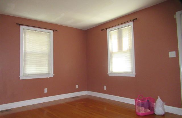 905 Maiden Choice Ln Gallery 3