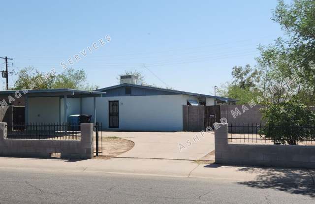 $1,400 Steal! Cozy 2-Bedroom Home in the Heart of Phoenix - Don’t Miss Out! photos photos $1,400 Steal! Cozy 2-Bedroom Home in the Heart of Phoenix - Don’t Miss Out! photos photos