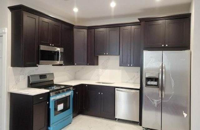 2110 SUMMIT AVE photos photos